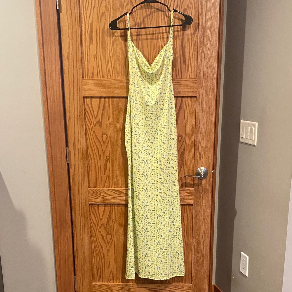 Floral Yellow Maxi Dress Size Large